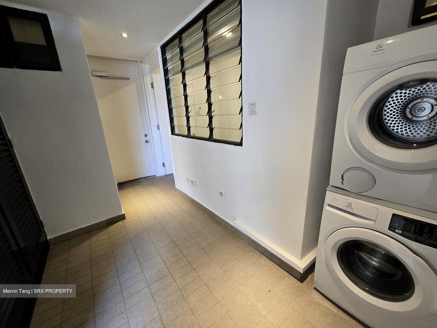 The Colonnade (D10), Condominium #591530031
